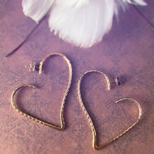 🌟3/$15 1980’s vintage gold tone heart earrings